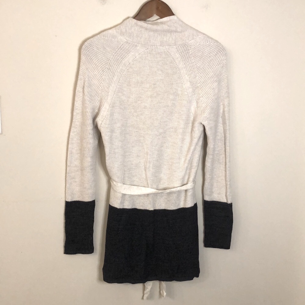 Daisy Fuentes longline cardigan Sweater waffle texture Cream & gray soft belt LG - Picture 4 of 9